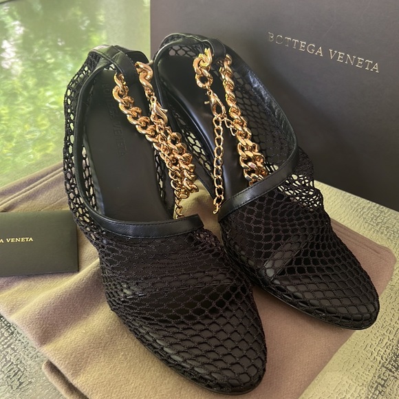 Bottega Veneta Mesh Chunky Chain Sandals - Picture 6 of 12